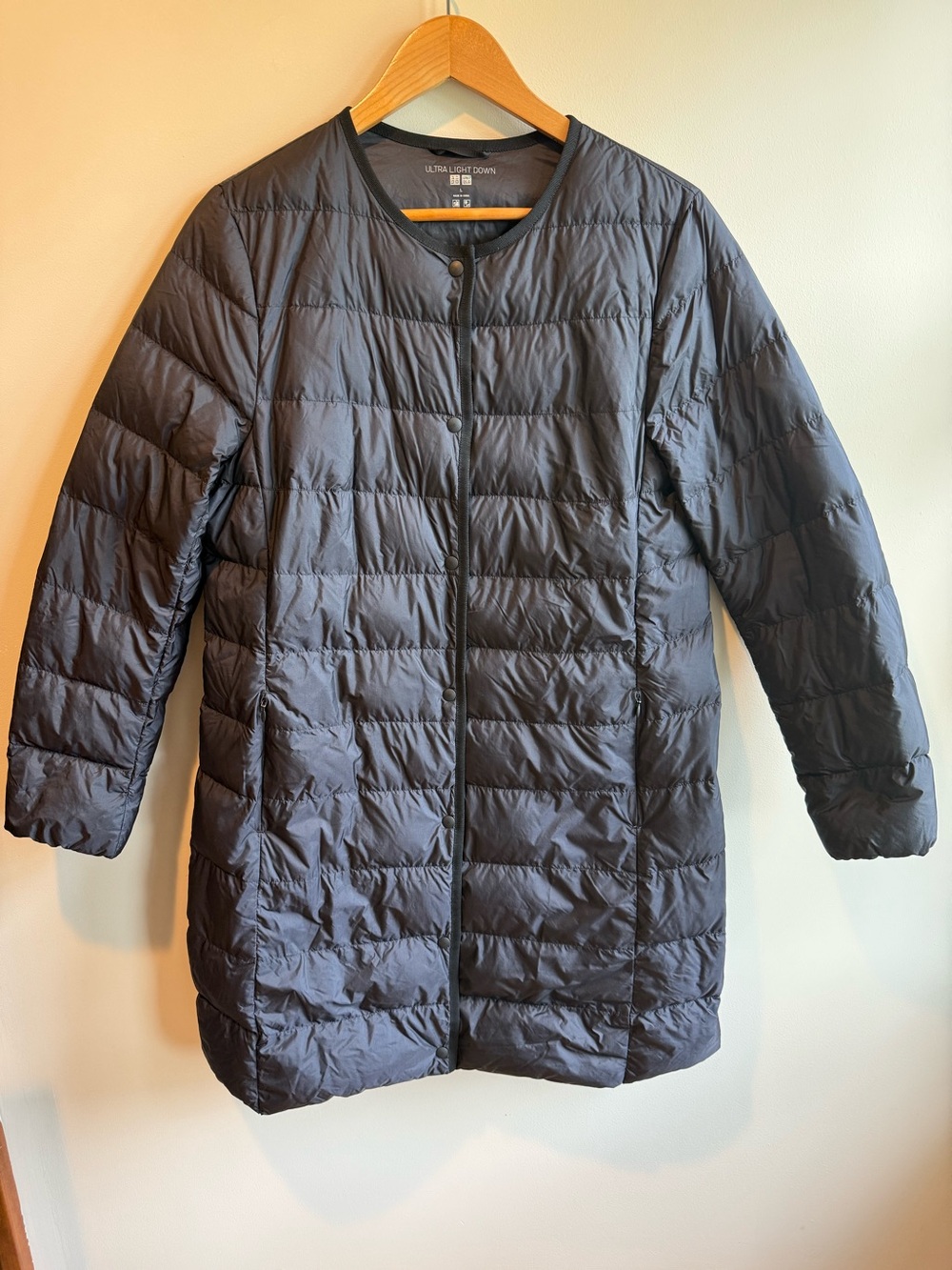 Uniqlo Black Collarless Down Puffer Layering Packable Jacket size large